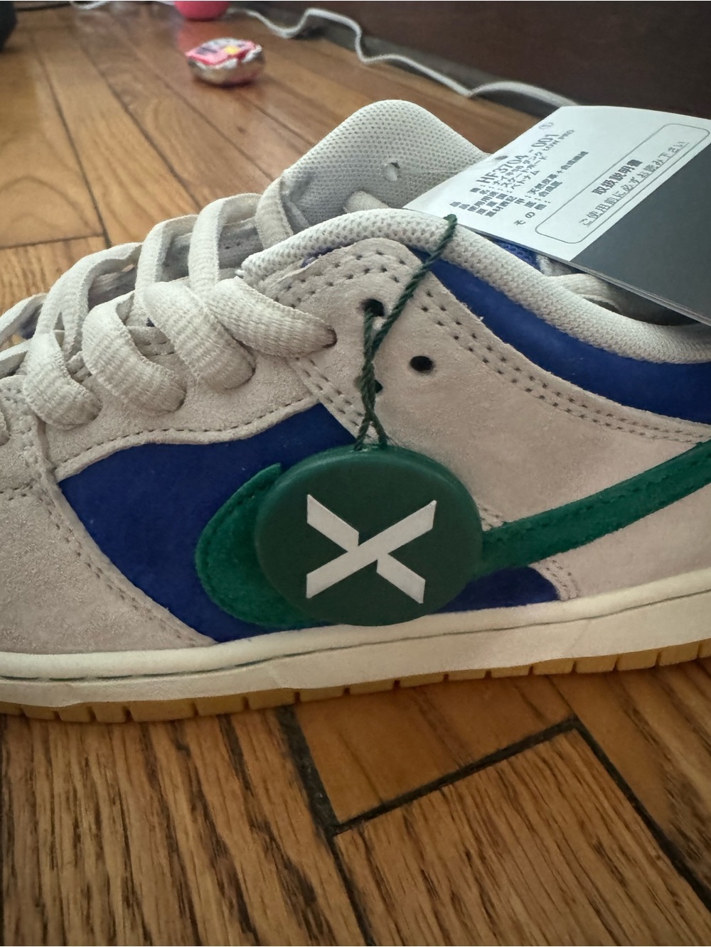 NWT Nike Women’s Blue, Green, and White SB Low Pro 9 (7.5 men) - Picture 2 of 6